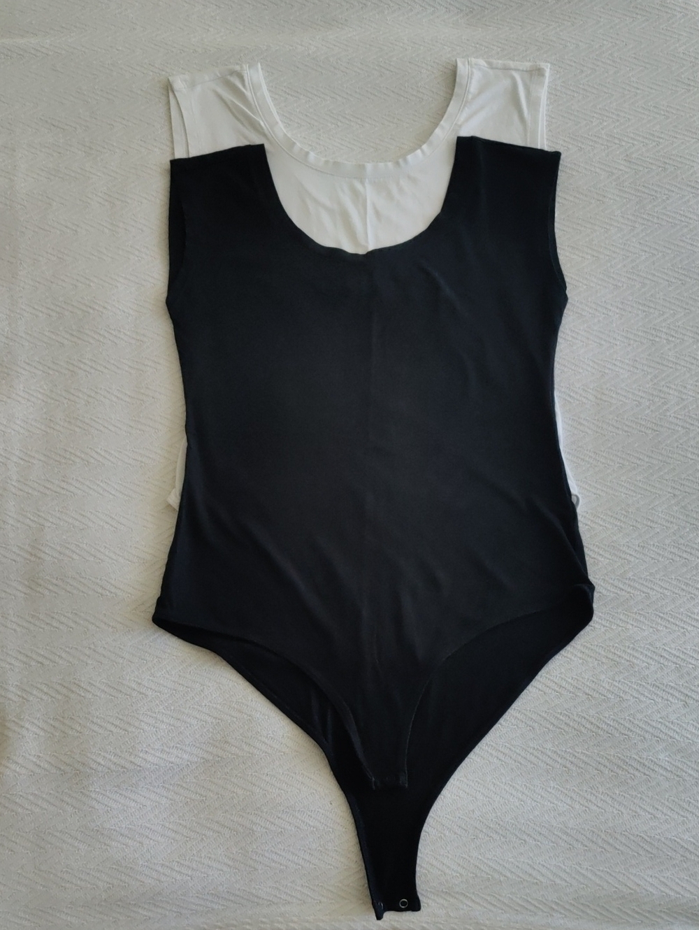 NWOT 2/$20 GAP Scoop Back Bodysuit Size Small